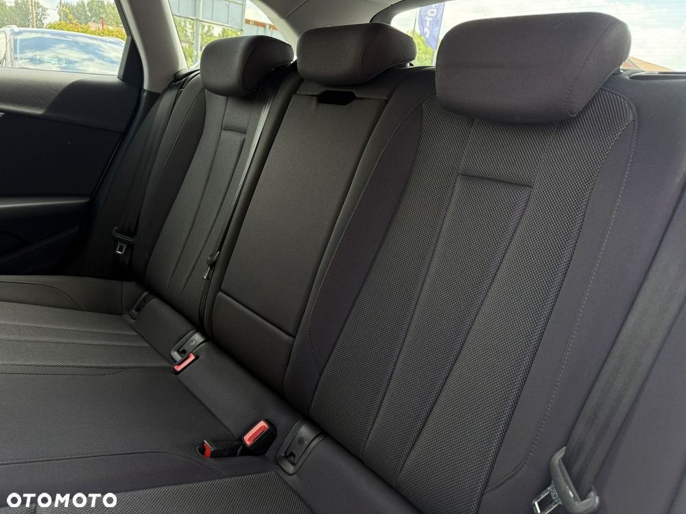 Audi A4 Avant 35 TDI mHEV Advanced S tronic - 31