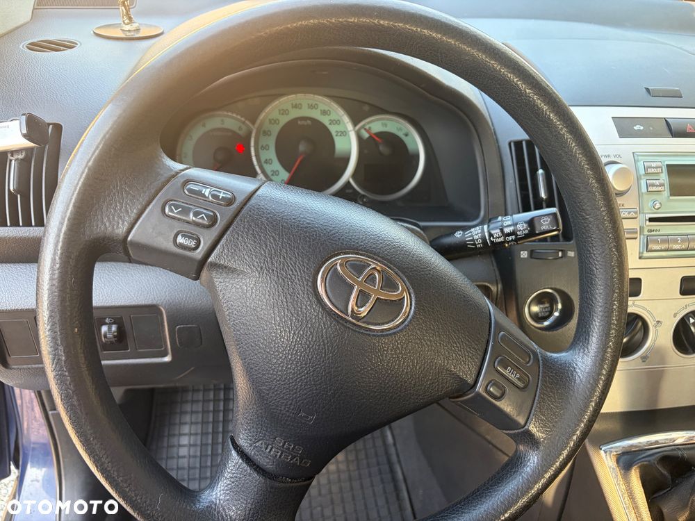 Toyota Verso 2.0 D-4D Luna - 2