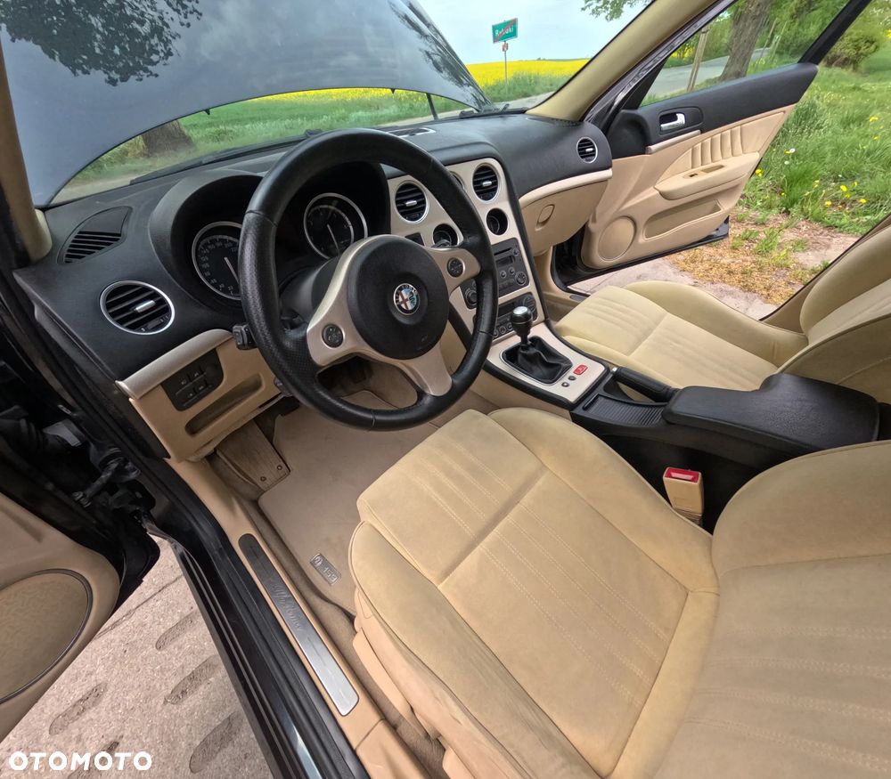 Alfa Romeo 159 1.9JTDM Distinctive - 10