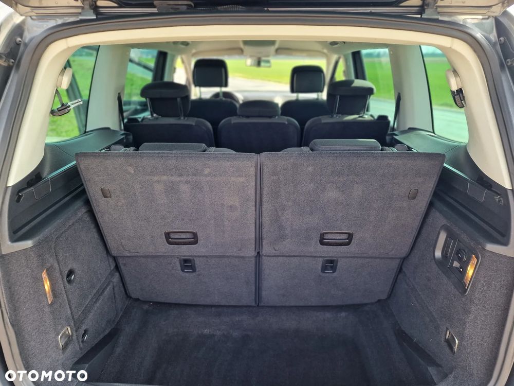 Volkswagen Sharan 2.0 TDI DSG BlueMotion Technology Trendline - 16