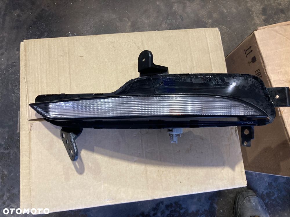 RENAULT MEGANE 4 IV LAMPA W ZDERZAK KIERUNKOWSKAZ KIERUNEK LEWY ŚWIATŁO dzienne HALOGEN drl lampa lewa 261354958R Wwa