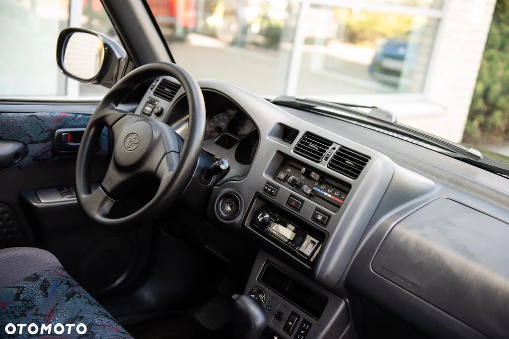 Toyota RAV4 - 22