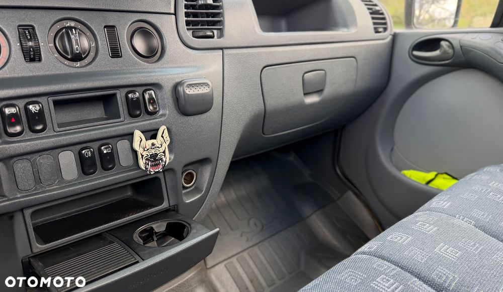 Mercedes-Benz Sprinter - 14