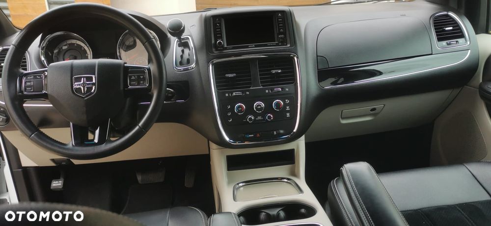 Dodge Grand Caravan - 20