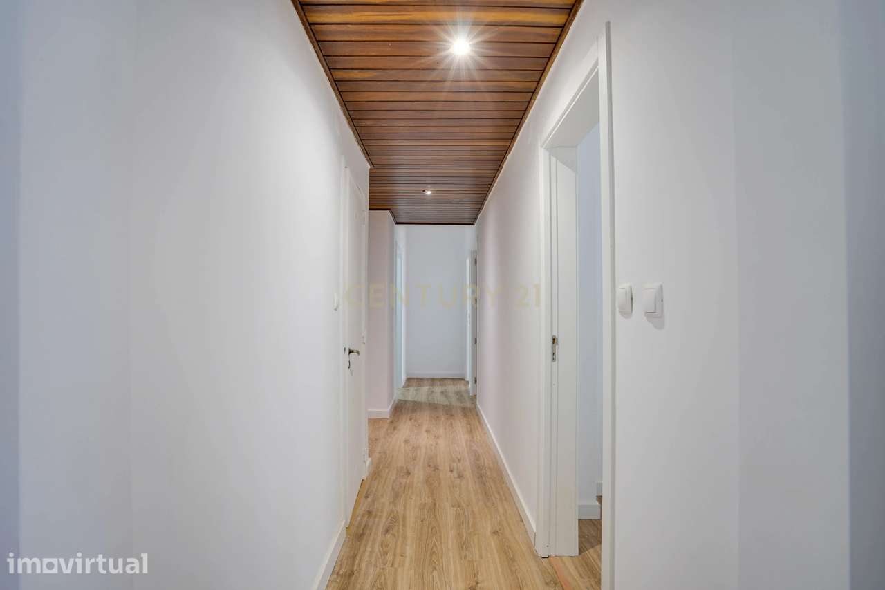 Apartamento Renovado em Algés, Oeiras - 2 Quartos e 2 WC - Grande imagem: 4/44