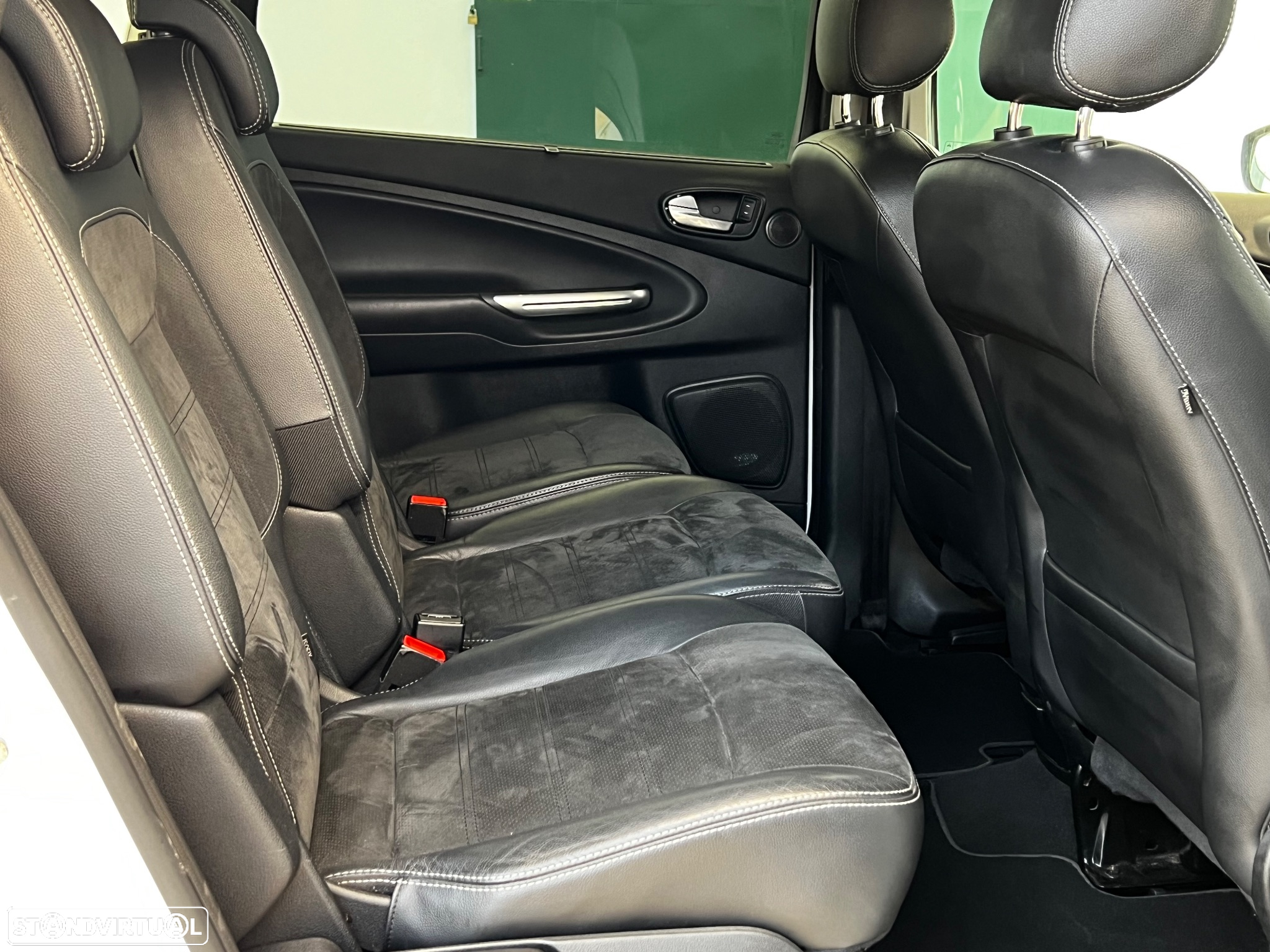 Ford S-Max 2.0 TDCi Titanium 7L 139g - 16