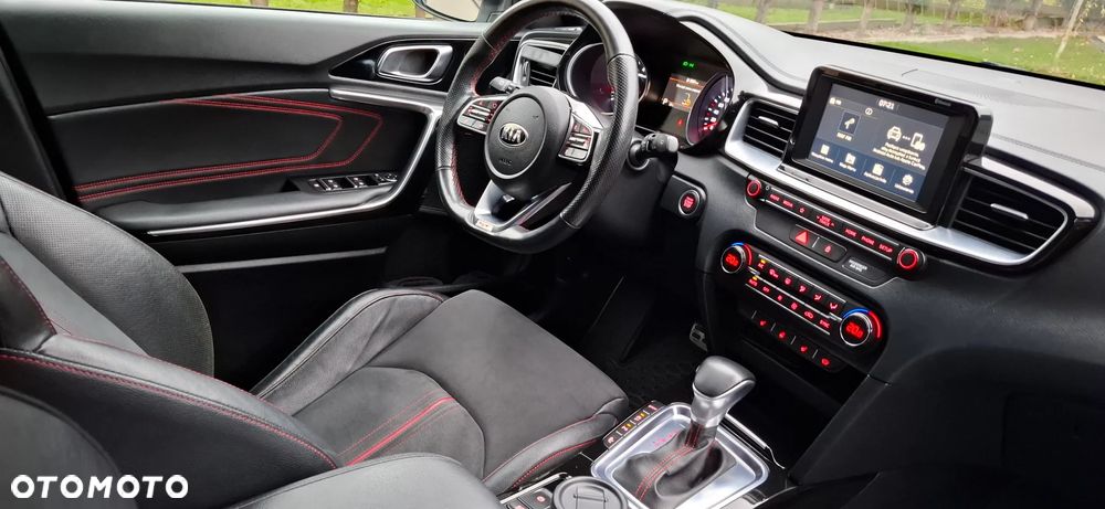 Kia ProCeed 1.6 T-GDI GT DCT - 19