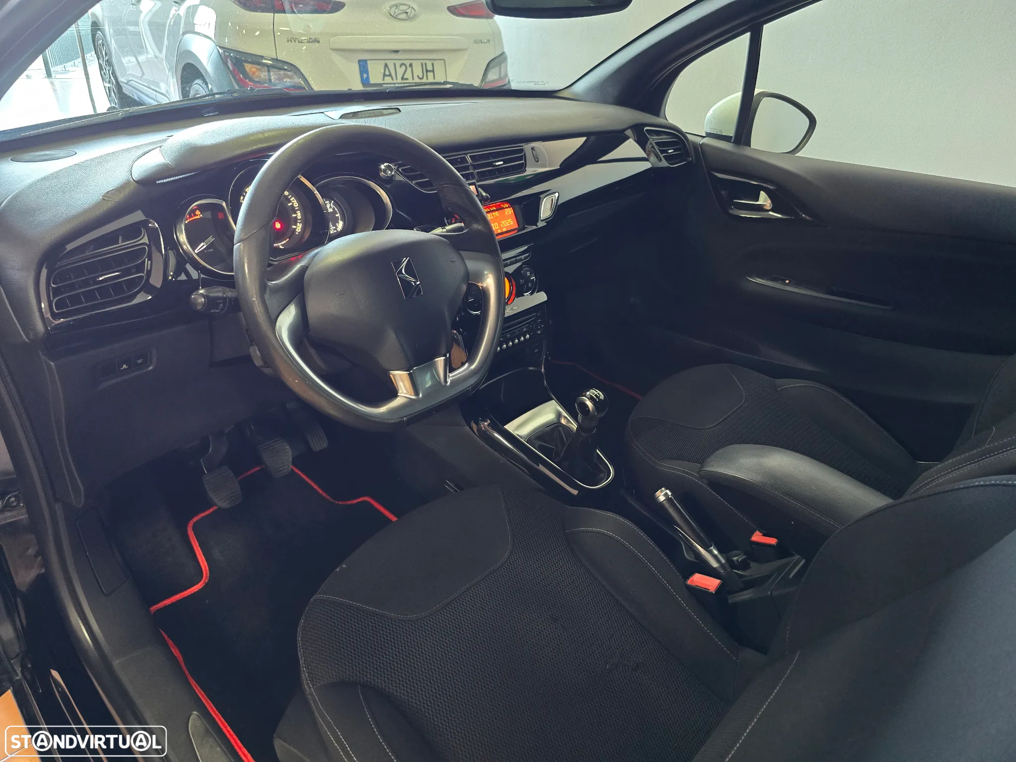 Citroën DS3 1.6 e-HDi So Chic - 16