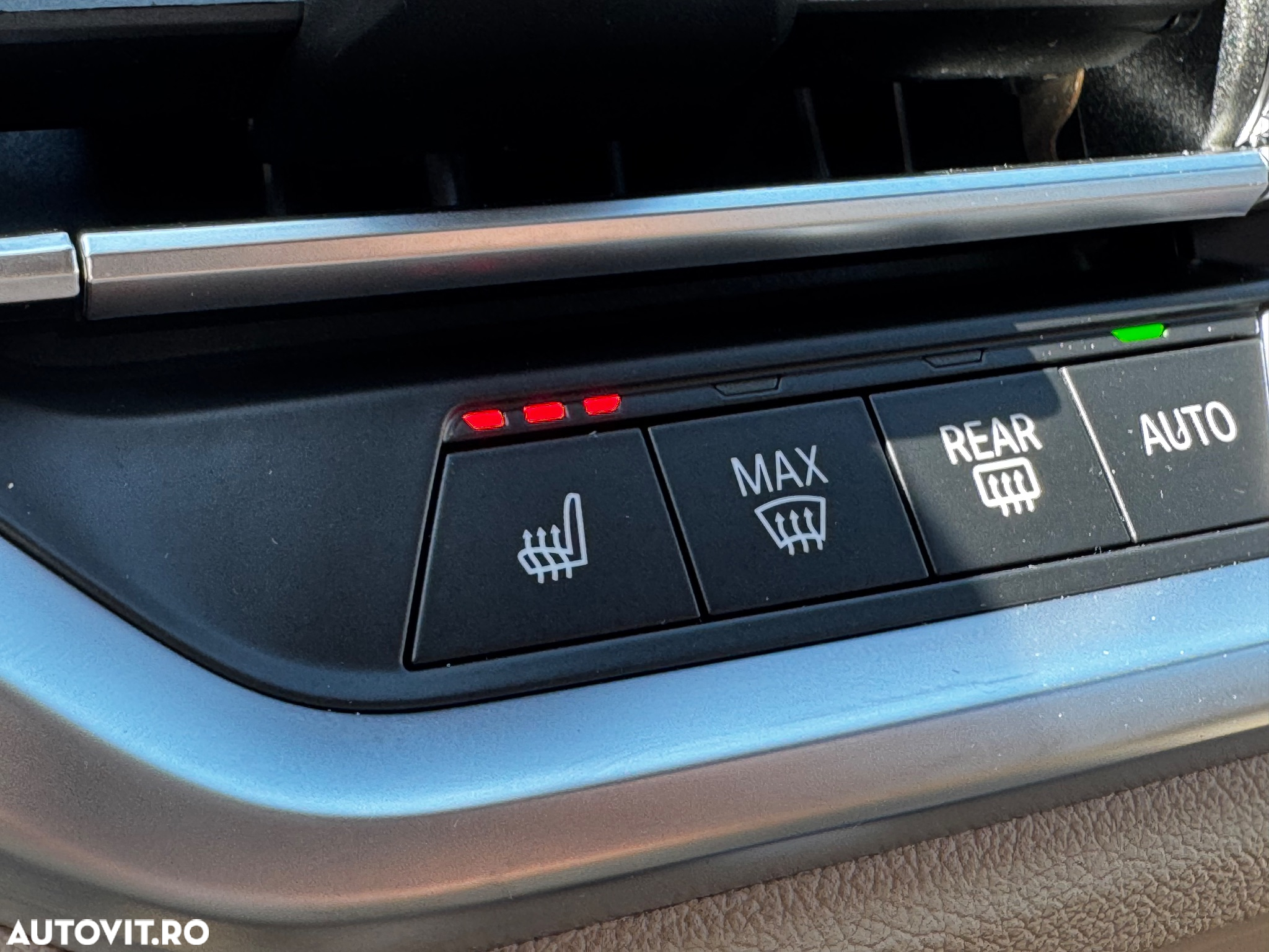 BMW Seria 3 330e Aut. Luxury Line - 31