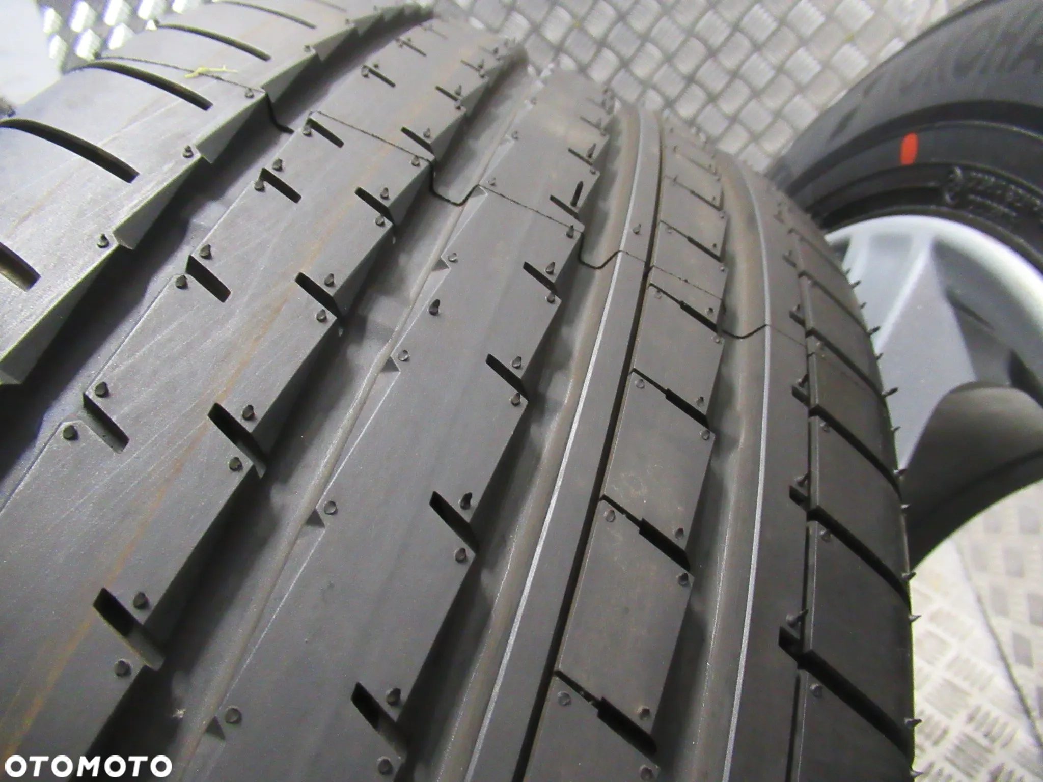 Koła Volvo XC60 XC90 8Jx18 et42,5 5x108 NOWE OPONY - 14