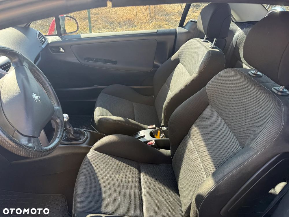 Peugeot 207 - 16