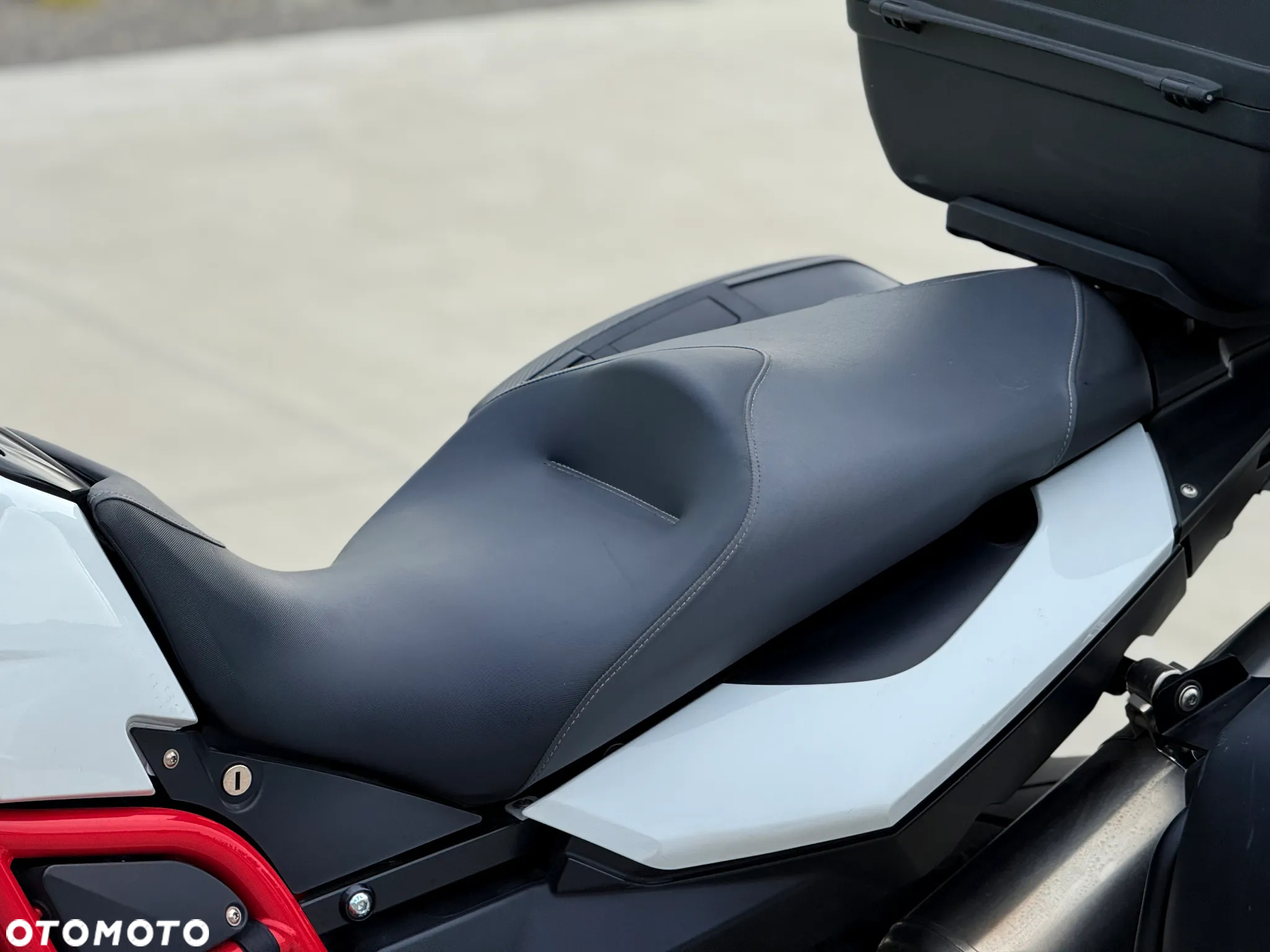 BMW F - 25