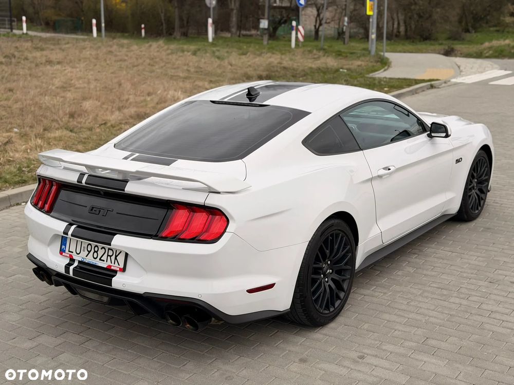 Ford Mustang - 4