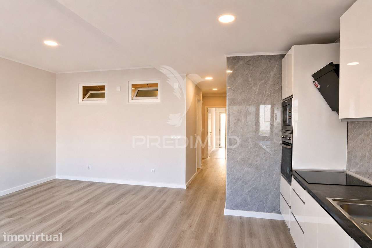 Apartamento T2 Remodelado - Grande imagem: 2/29