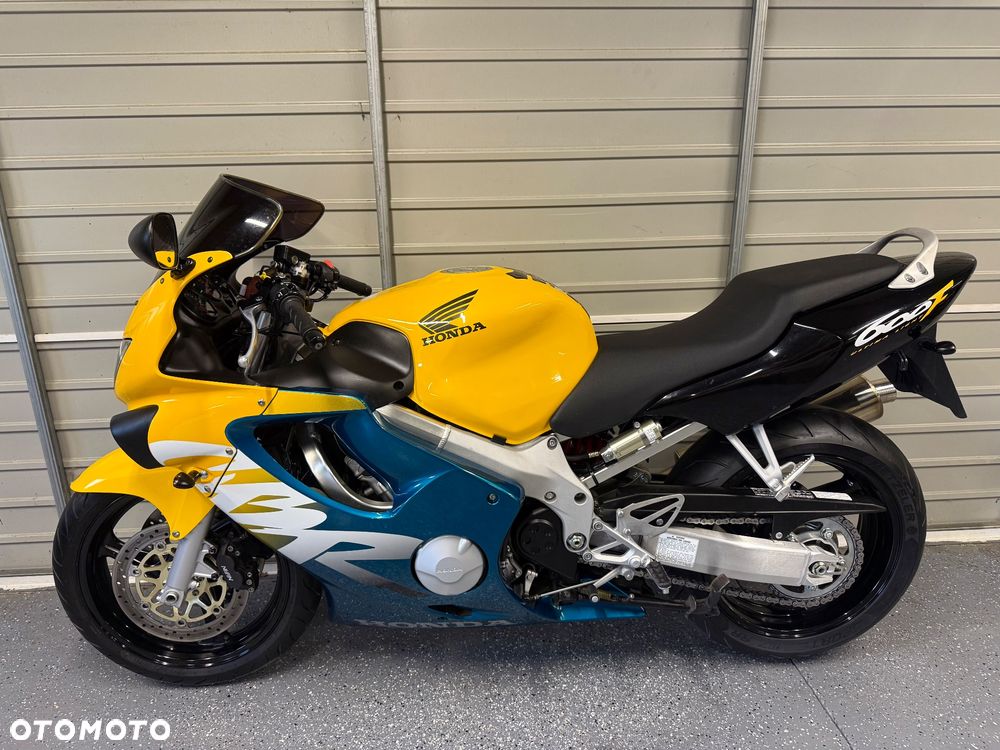 Honda CBR - 12