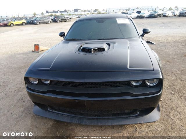 Dodge Challenger - 7