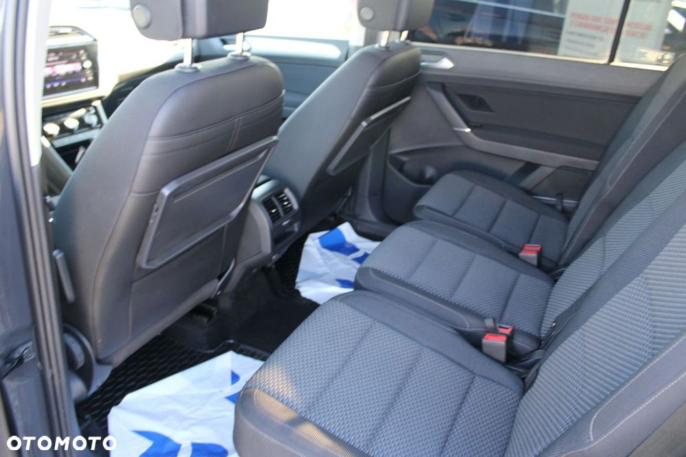 Volkswagen Touran - 13