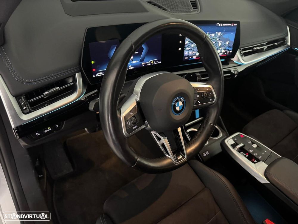 BMW iX1 xDrive30 M Sport Pack - 8