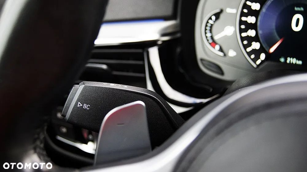 BMW Seria 5 520d xDrive M Sport sport - 33