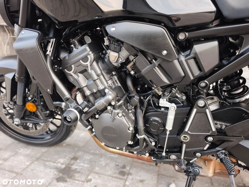 Honda CB - 33