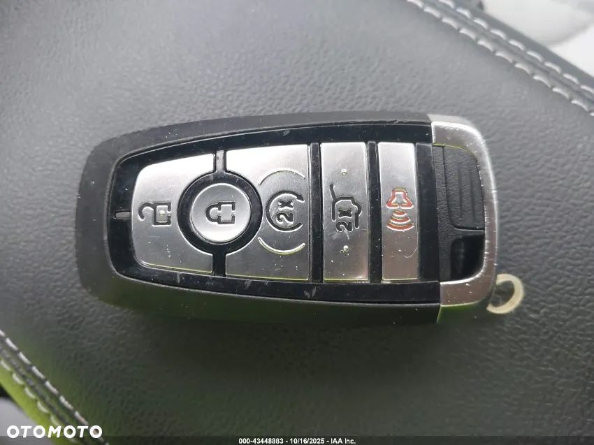 Ford Escape 2.0 EcoBoost AWD Titanium - 14