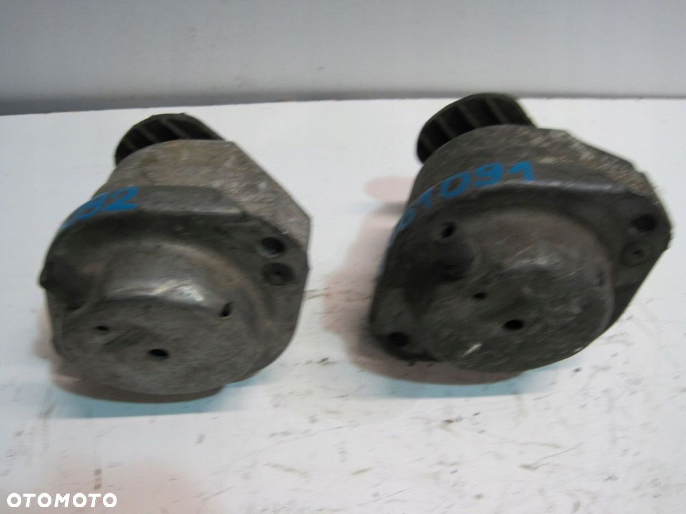 ŁAPA PODUSZKA SILNIKA BMW 5 E60 E61 6761092 6761091 - 2