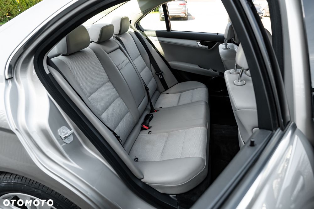 Mercedes-Benz Klasa C 200 CDI DPF Avantgarde - 22