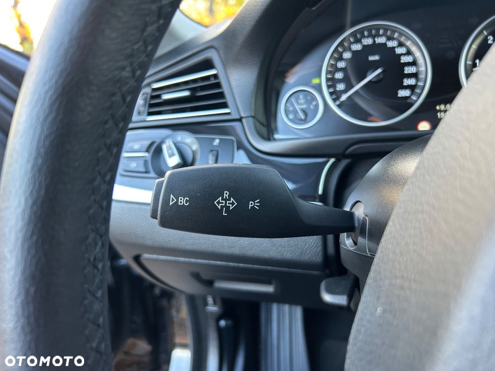 BMW Seria 5 520d Luxury Line - 31