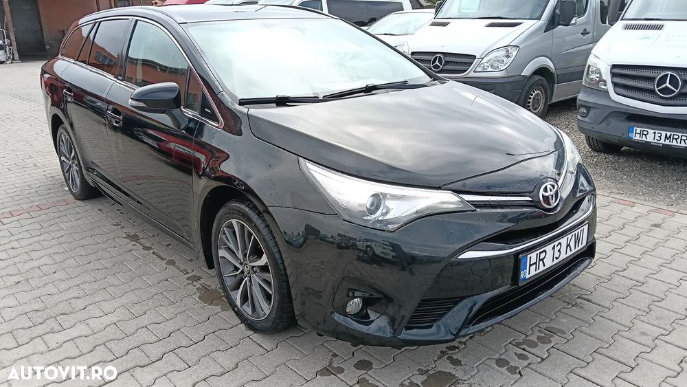 Toyota Avensis - 2