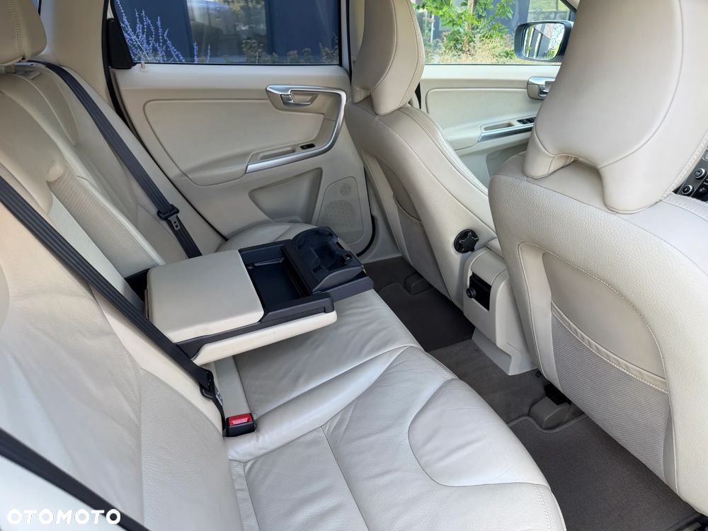 Volvo XC 60 D4 Geartronic Summum - 32