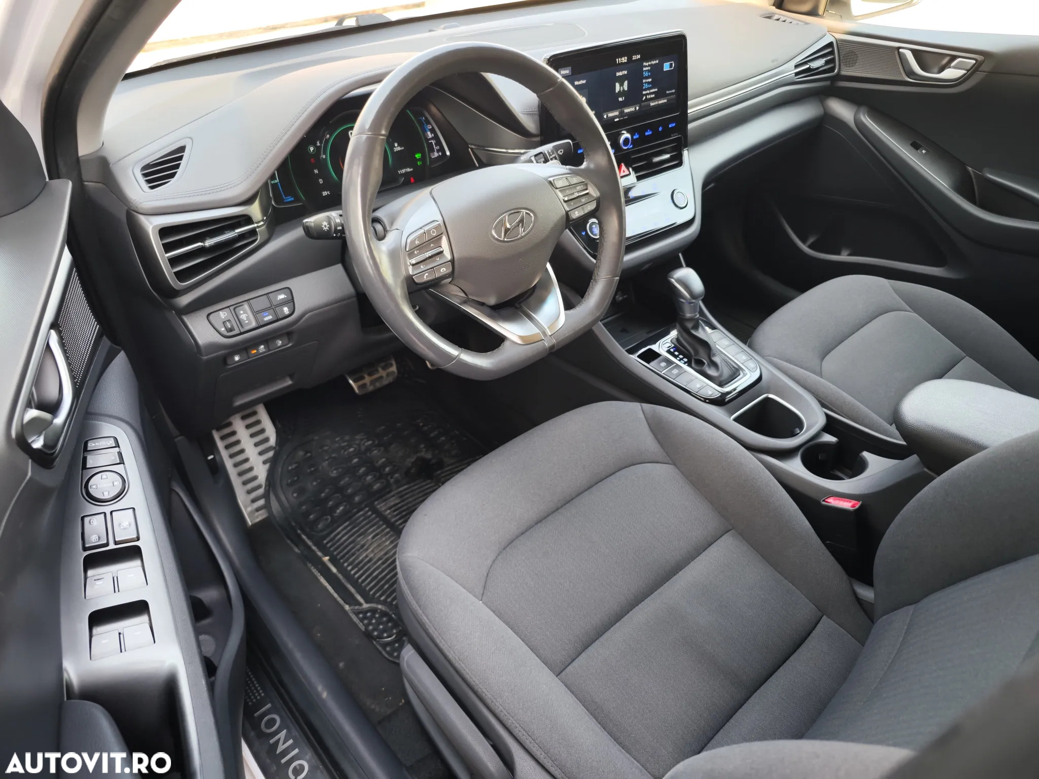 Hyundai IONIQ Plug-In 141CP Exclusive - 17
