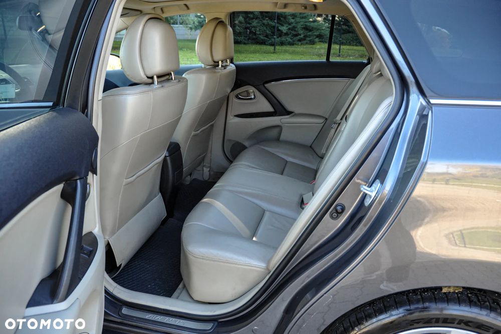 Toyota Avensis 2.2 D-CAT Premium - 8