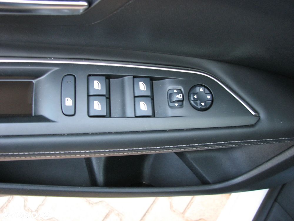 Peugeot 3008 BlueHDi 130 Stop & Start EAT8 Allure Pack - 33