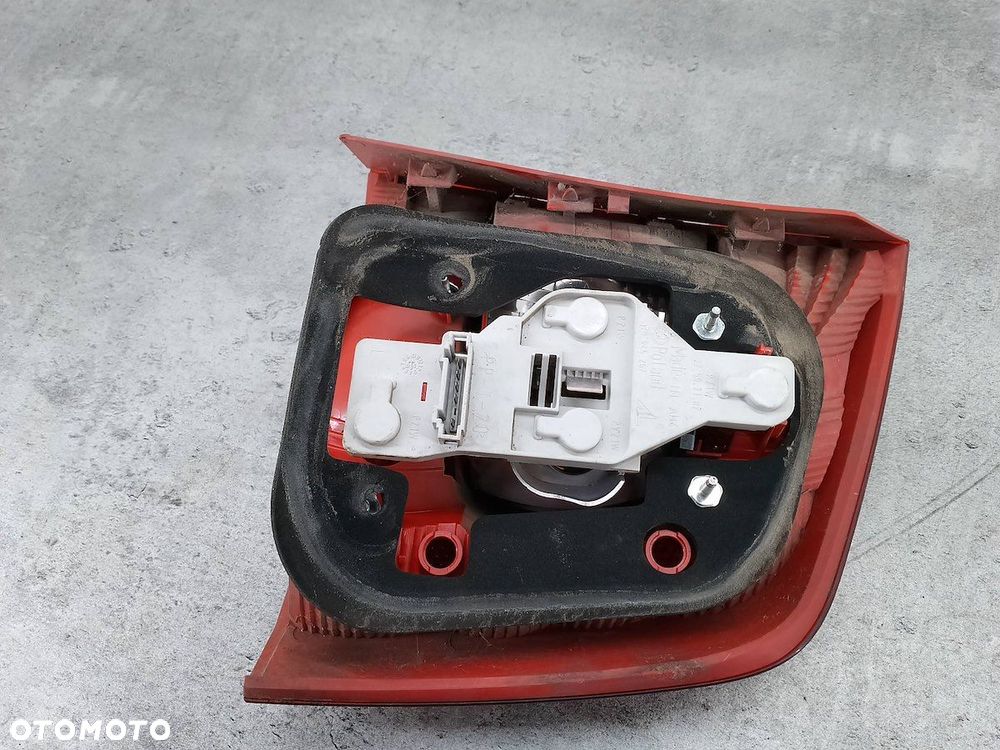 LAMPA TYLNA LEWA SKODA OCTAVIA II 275901  KOMBI - 5