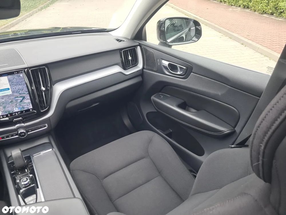 Volvo XC 60 B4 D Geartronic Momentum Pro - 25