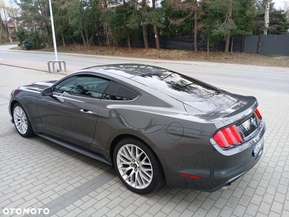 Ford Mustang - 8
