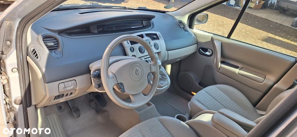 Renault Scenic 2.0 16V Luxe Expression - 11