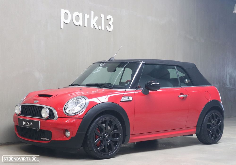 MINI Cabrio John Cooper Works - 38
