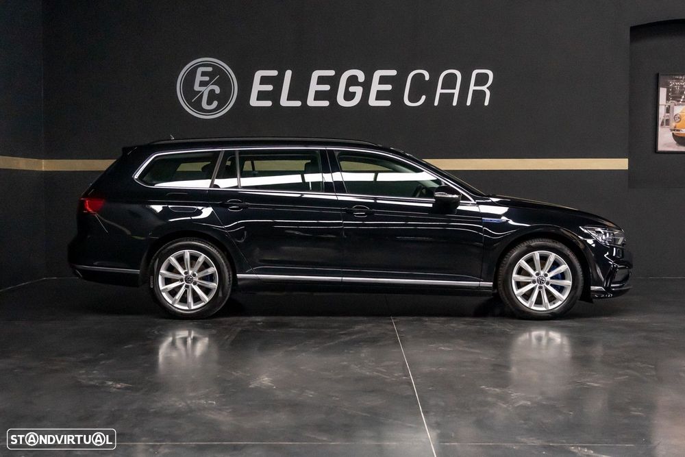 VW Passat Variant - 5