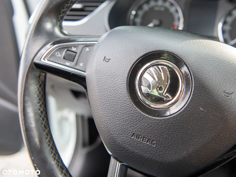 Skoda Octavia 2.0 TDI DSG Ambition - 24