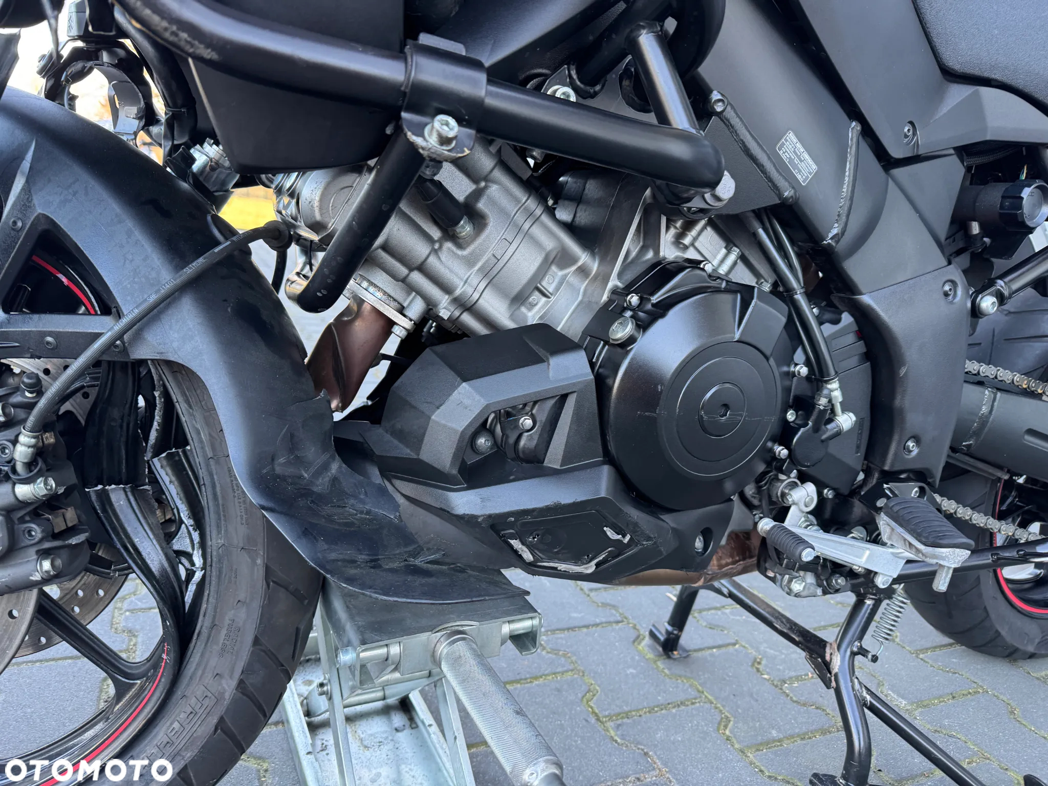 Suzuki V-STROM - 19