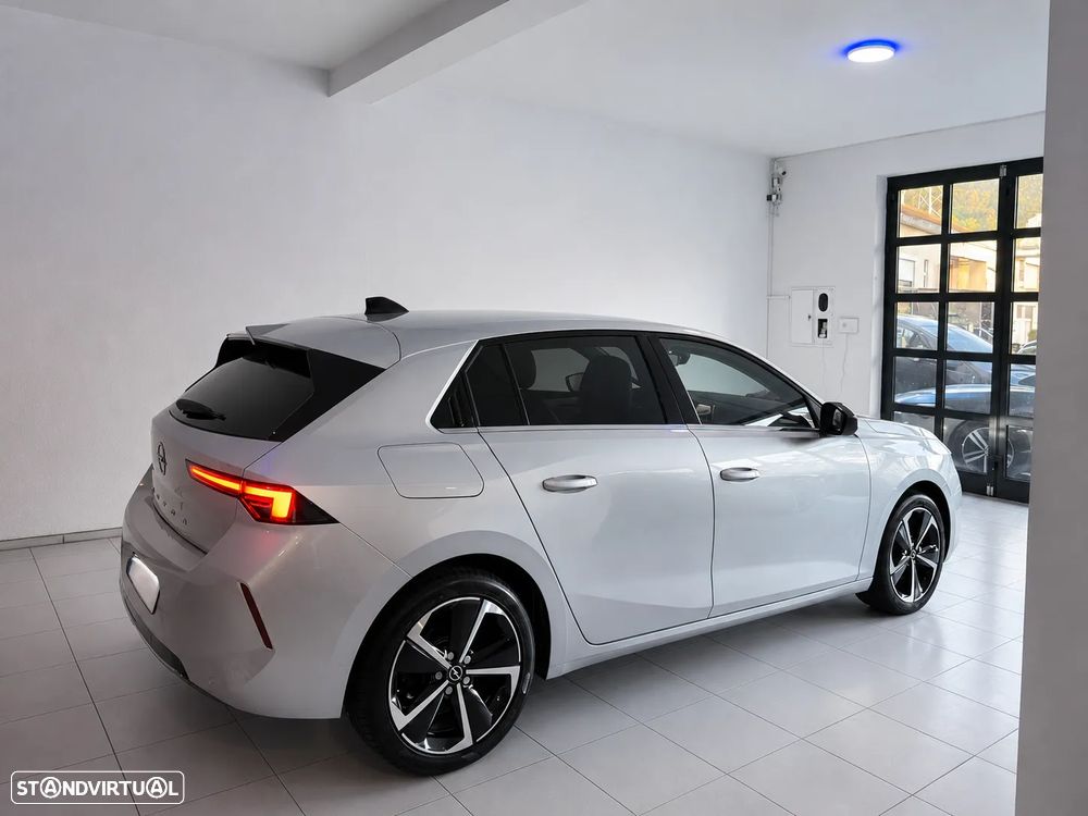 Opel Astra 1.5 D Elegance Aut. - 4