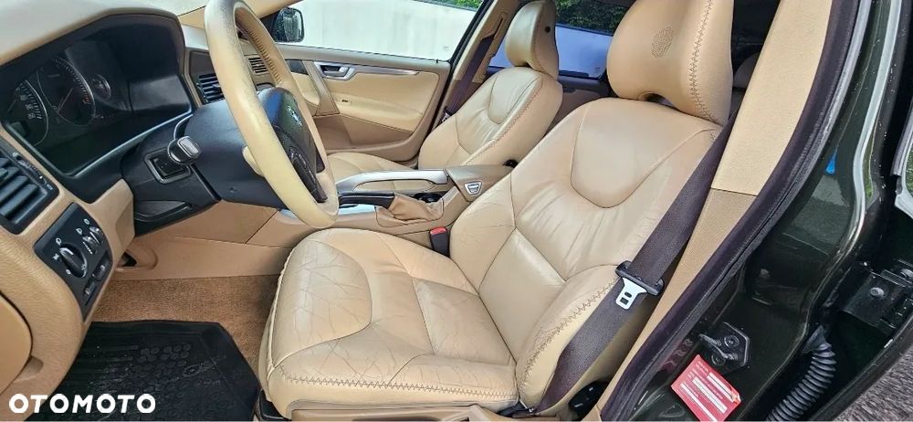 Volvo XC 70 D5 AWD Automatik Premium - 10