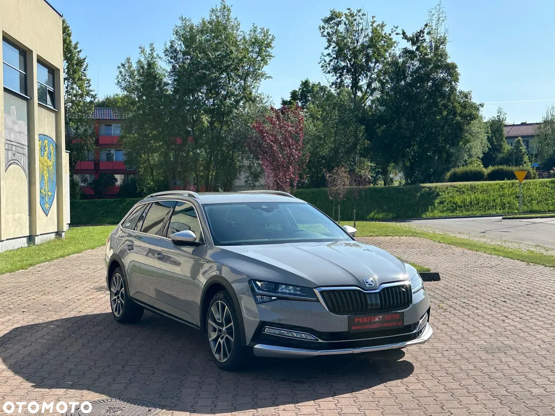 Skoda Superb Combi 2.0 TDI 4x4 DSG Scout - 13