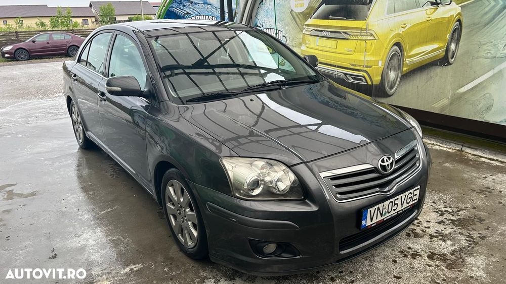 Toyota Avensis 1.6 Sedan Luna - 3