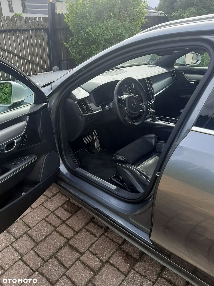 Volvo V90 D5 AWD R-Design - 4