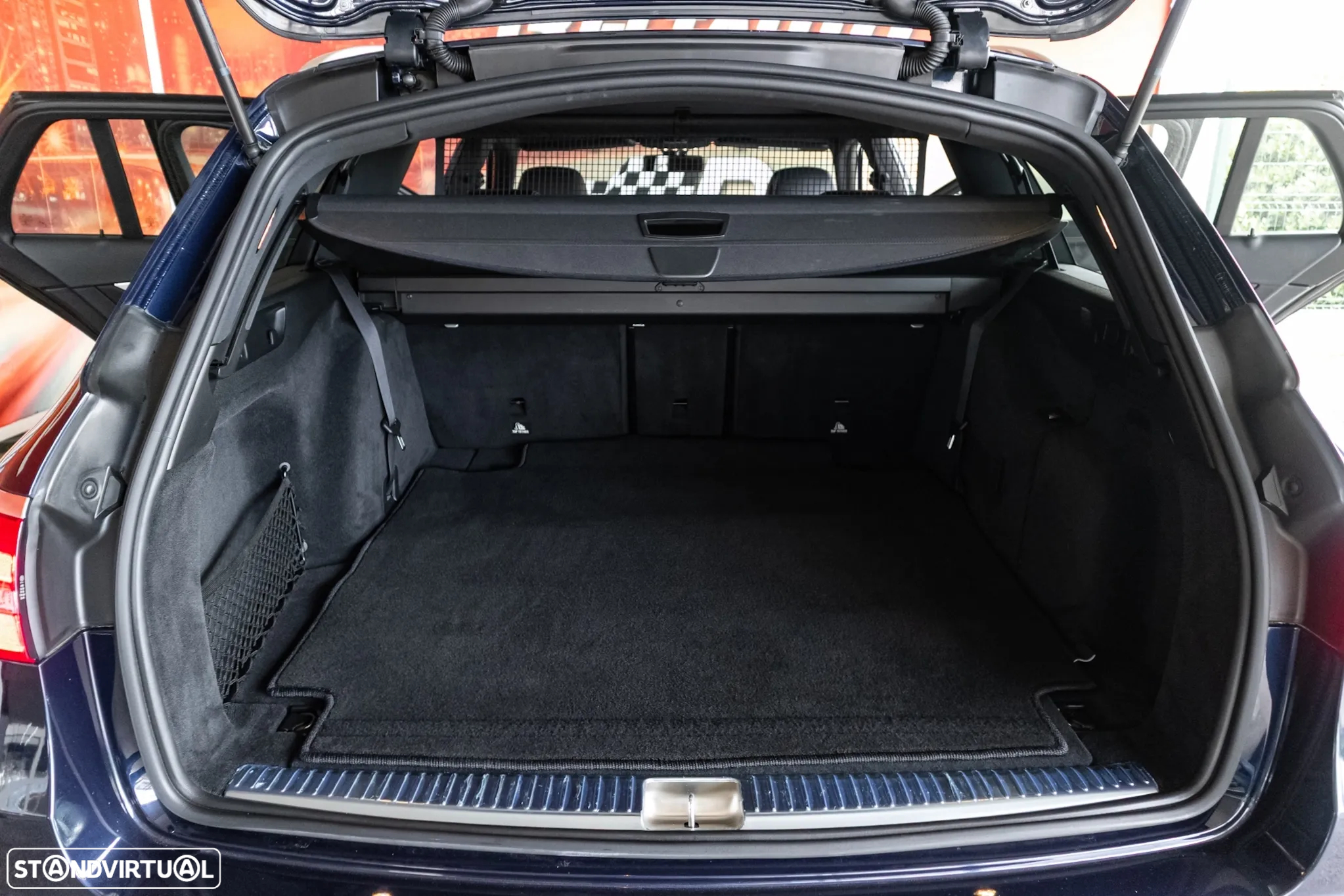 Mercedes-Benz E 220 d Exclusive 7L - 29