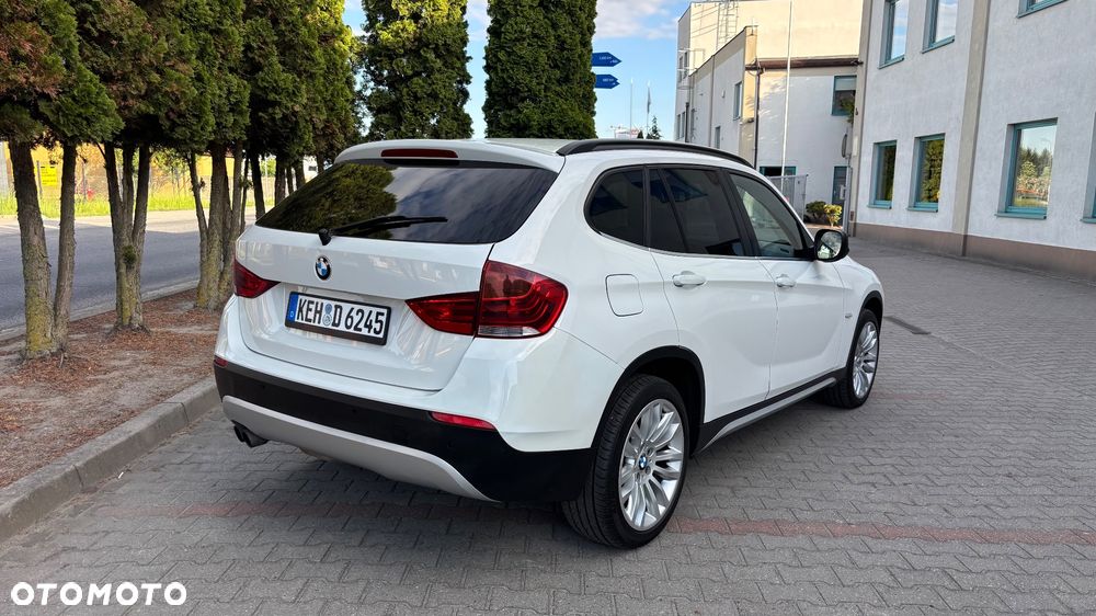 BMW X1 xDrive28i Sport Line - 6