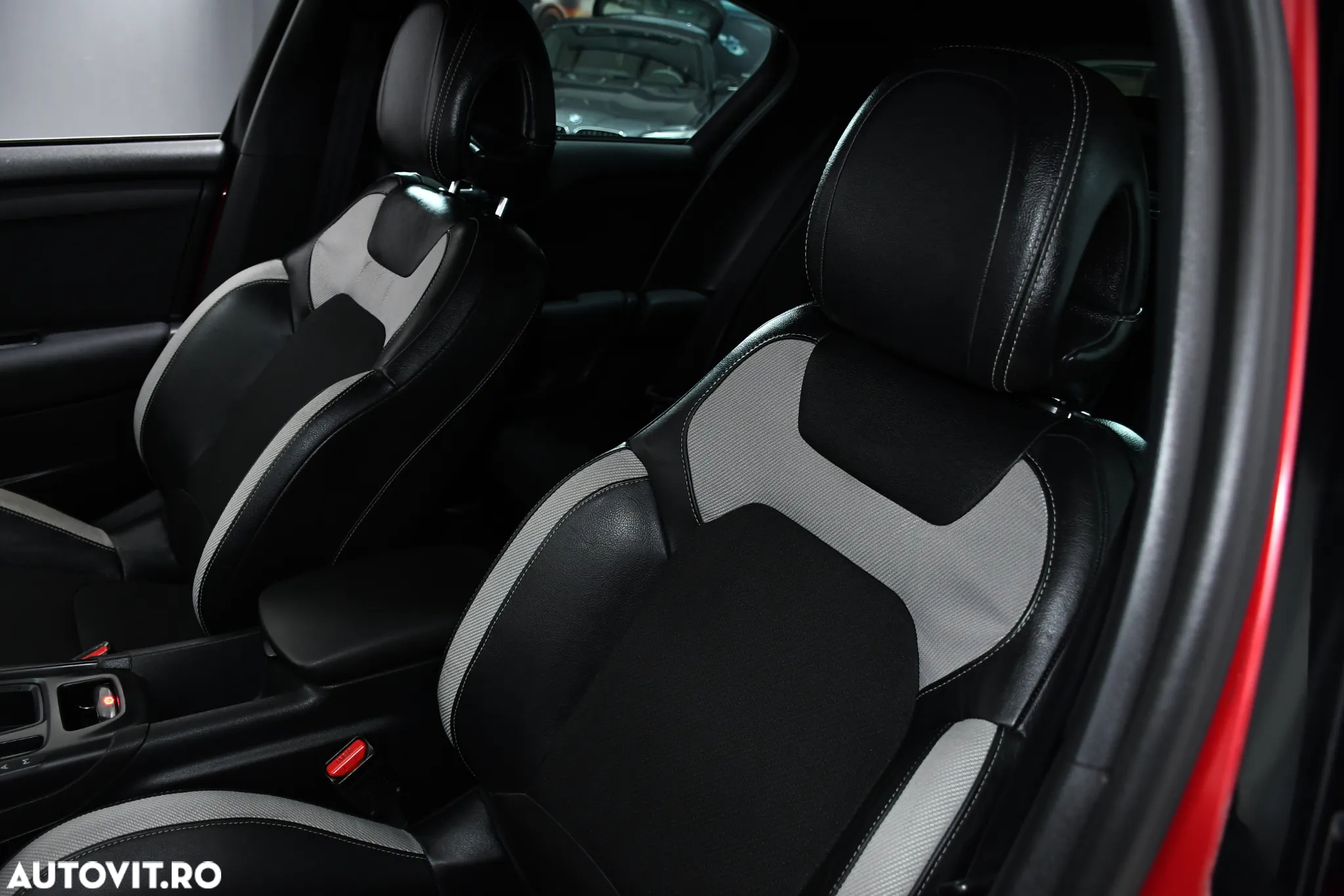 Citroën DS4 e-HDi 110 EGS6 SoChic - 16