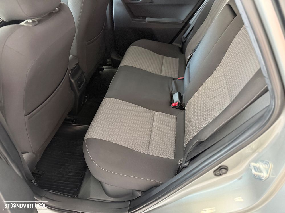 Toyota Auris 1.8 HSD Comfort - 31